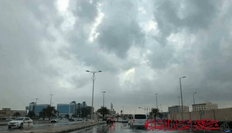 تساقط أمطار خفيفة وموجات غبار في ذي قار بسبب منخفض جوي مندمج