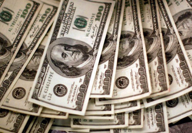 سعر صرف الدولار أمام الدينار في البورصة المحلية لمدينة الناصرية اليوم