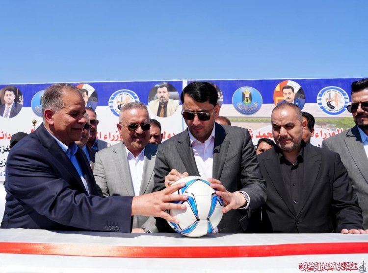 الأمين العام لمجلس الوزراء يضع حجر الأساس لمشروع ملعب الشطرة الدولي بسعة 25 ألف متفرج