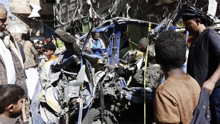 اليمن.. إصابة ثلاثة بحارة روس بغارات أمريكية على ميناء